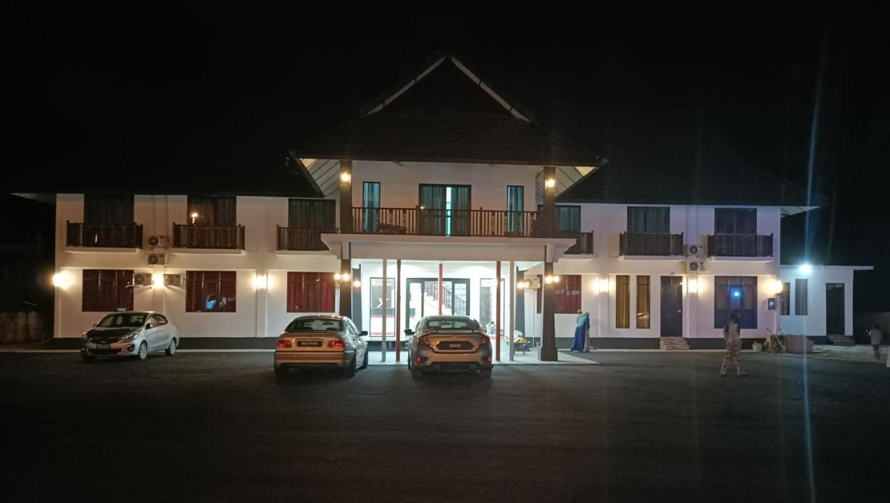 Villa Wanie Inn Setiu Exteriör bild